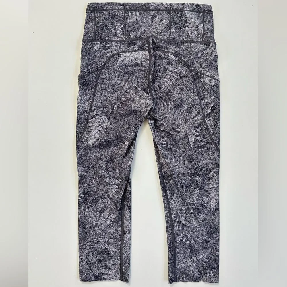 Lululemon Fast Free Tight Kindred Spirit Alpine White Multi Crop 19”